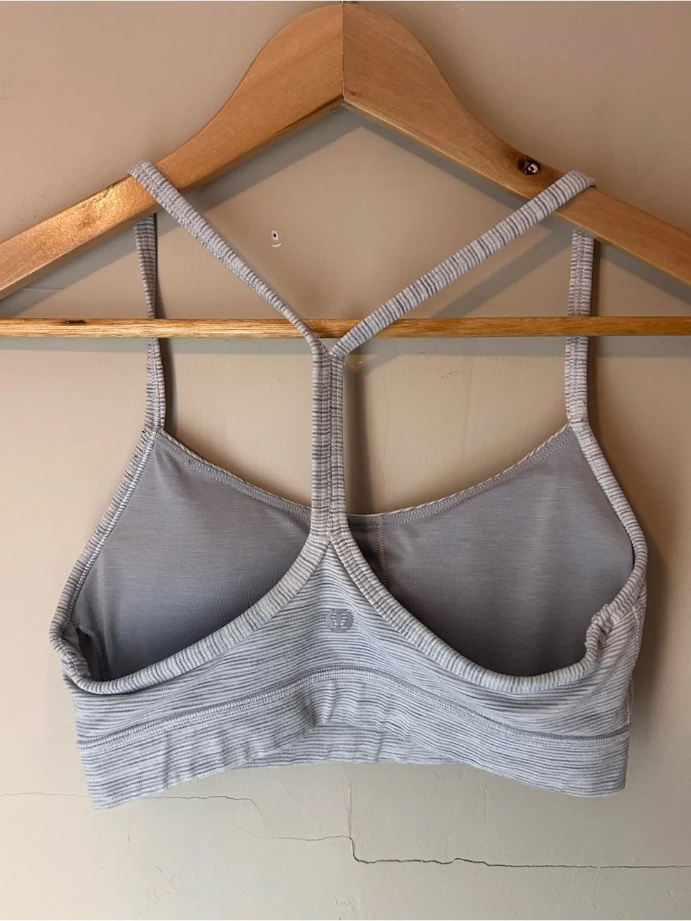 Lululemon Flow Y Bra Nulu Size 4 Gray Striped Racerback